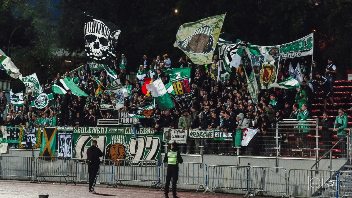 🔥 Quand le Kop Sud s’enflamme !