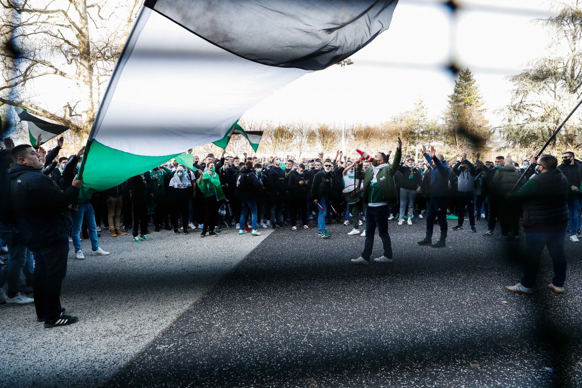 🚨 Les supporters stéphanois ont fait monter la température avant ASSE-Reims !