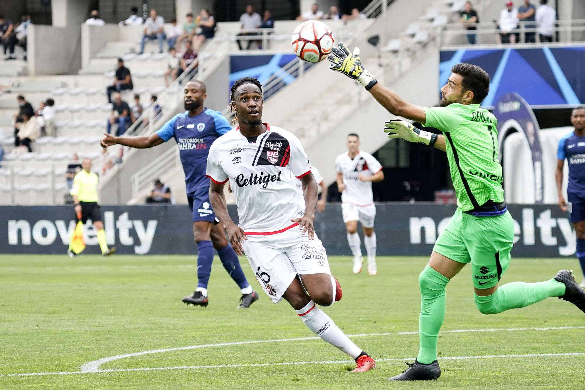 Mercato : Le coach breton évoque l'avenir de Charles Abi