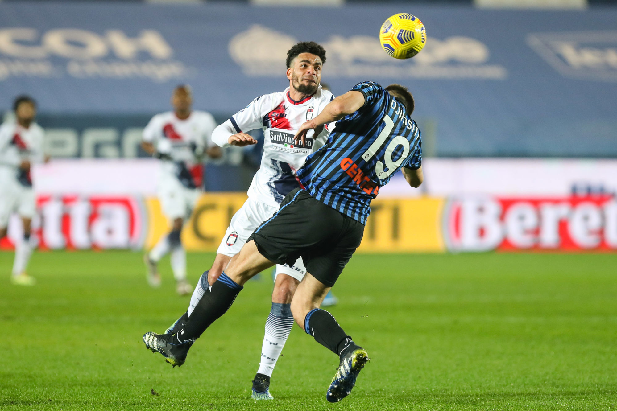 Un ex-buteur stéphanois licencié !