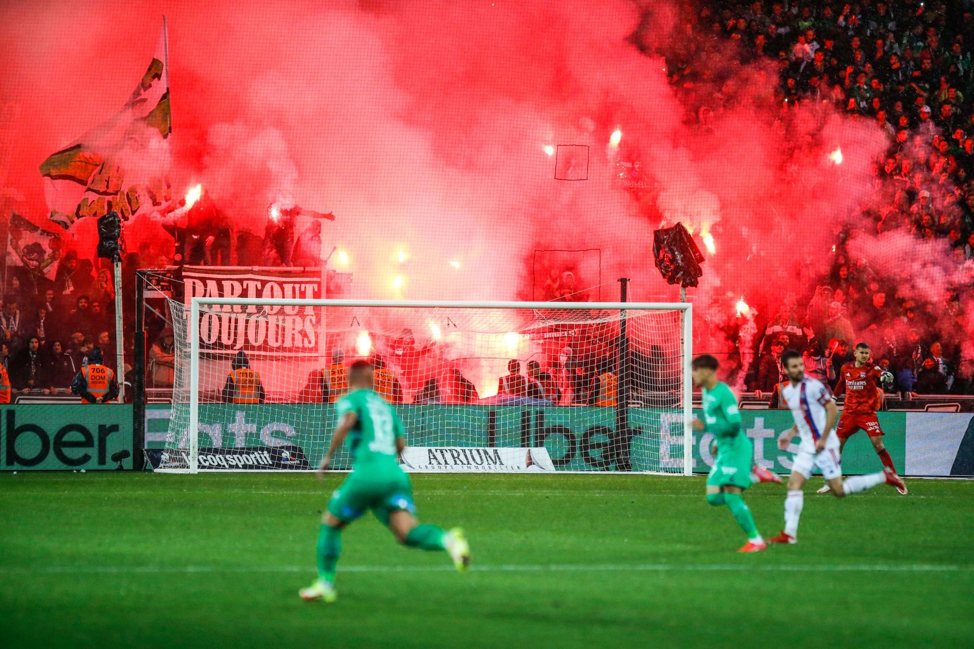 #Derby : La LFP rend sa décision après les débordements des supporters