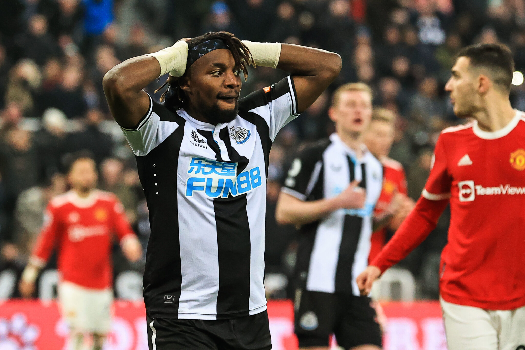 🎥 Saint-Maximin se régale face à United