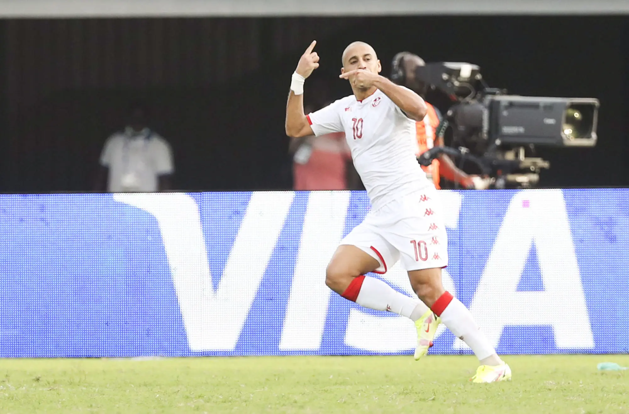 Le geste de grande classe de Wahbi Khazri !