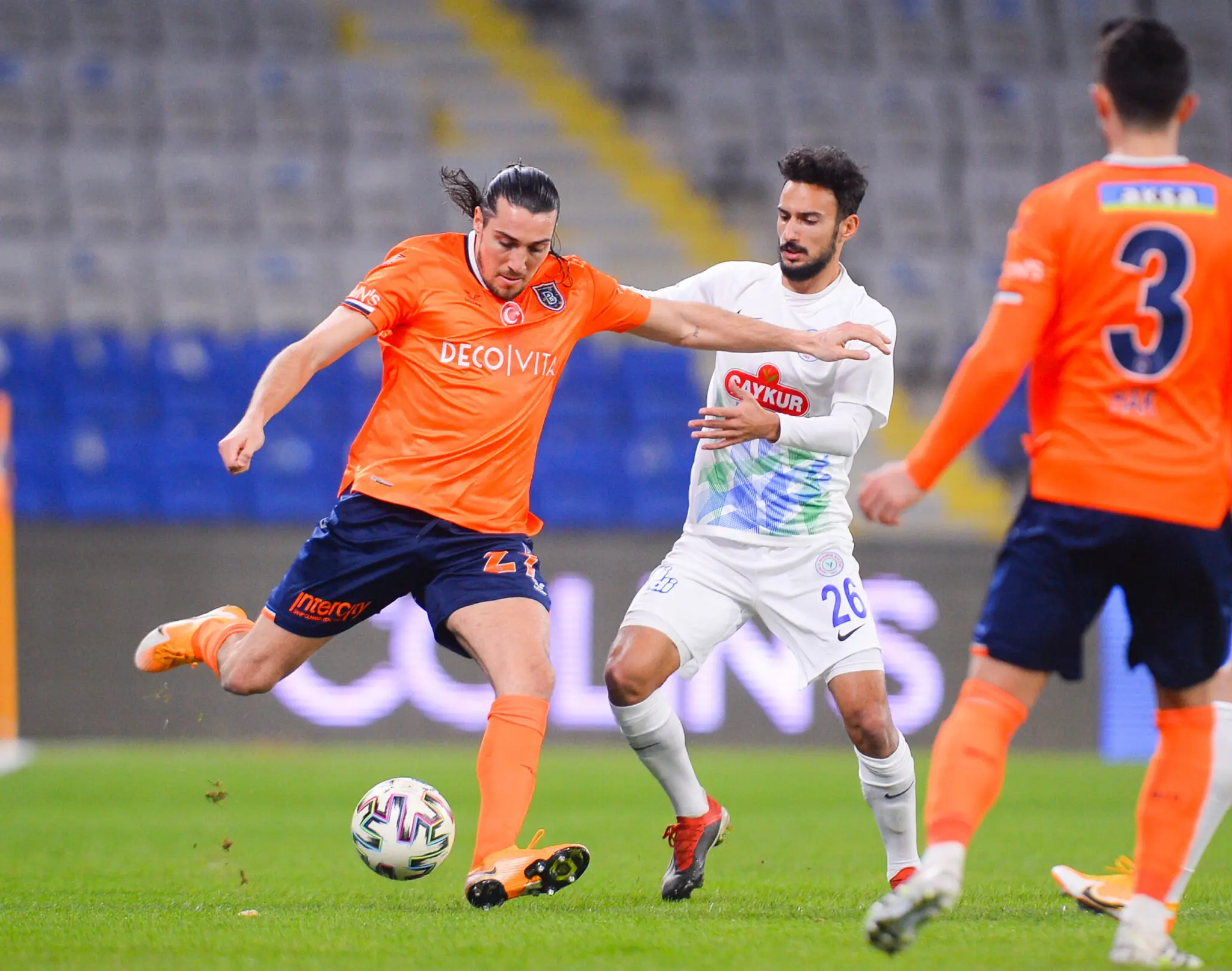 🚨 Flash Mercato : Un attaquant débarque demain à Saint-Etienne !