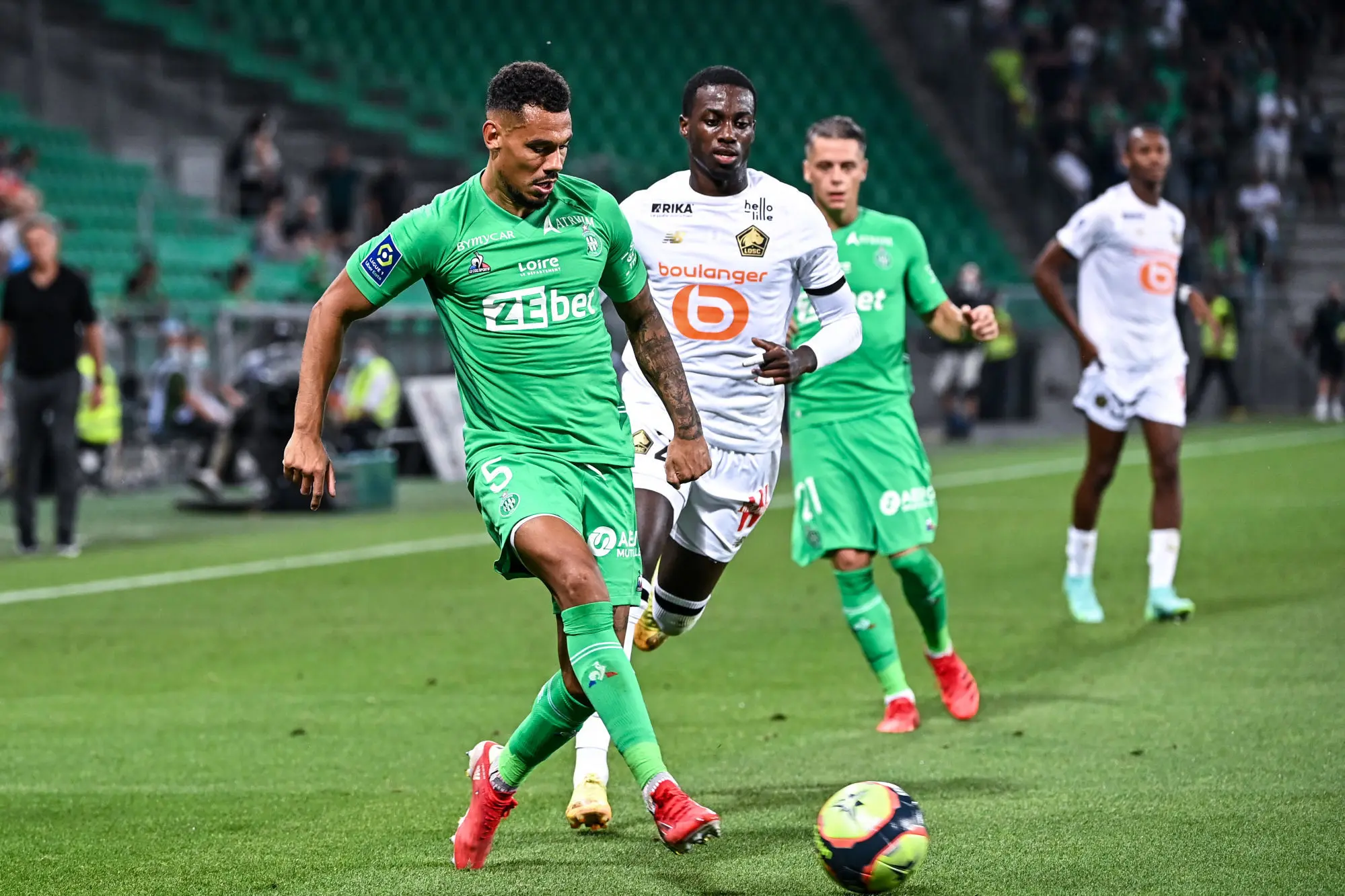 🗣  Timothée Kolodziejczak (à la mi-temps) : « On n’a pas été bon avec le ballon »