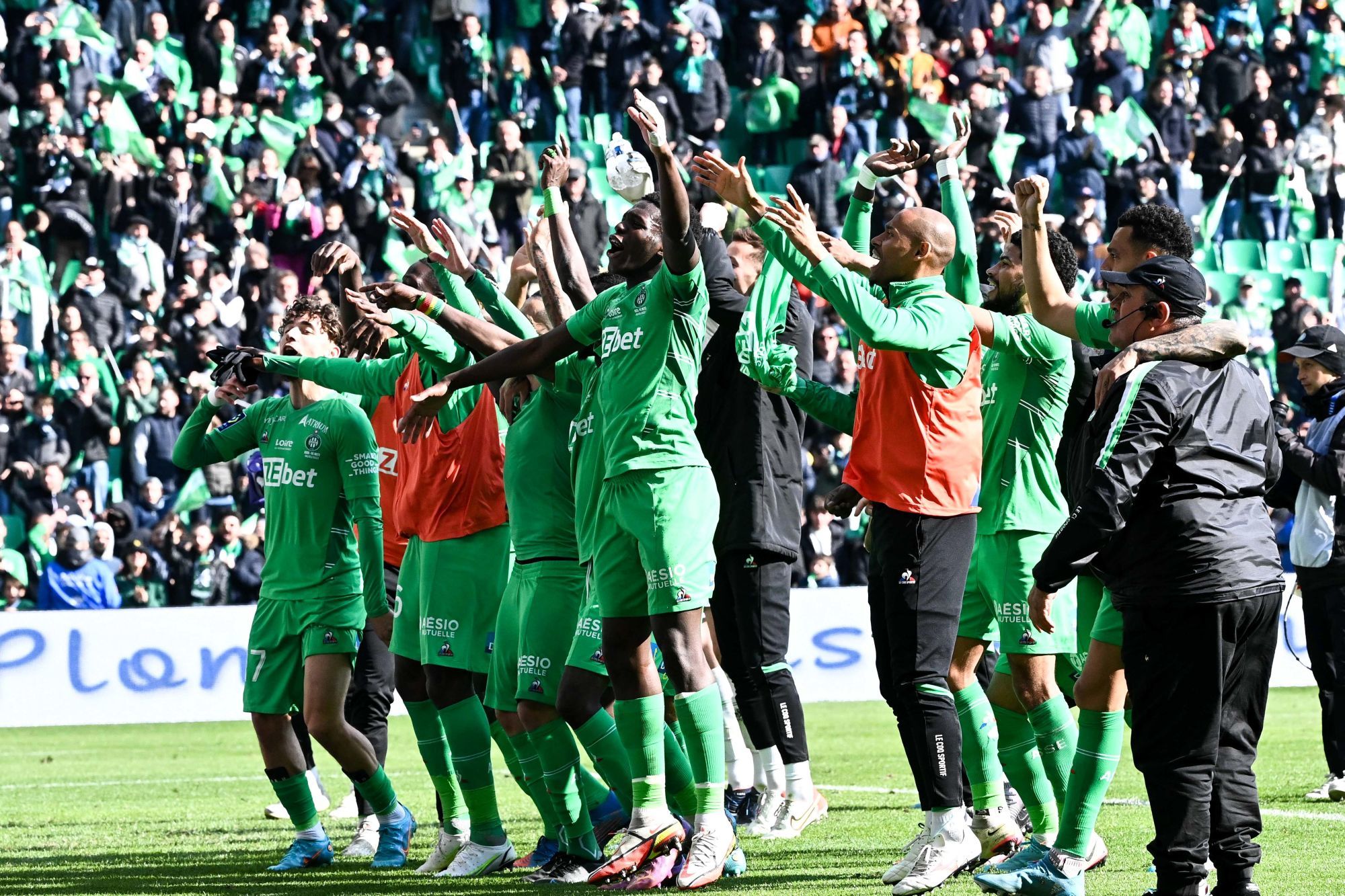 🎥 Le bonheur des verts au coup de sifflet final !