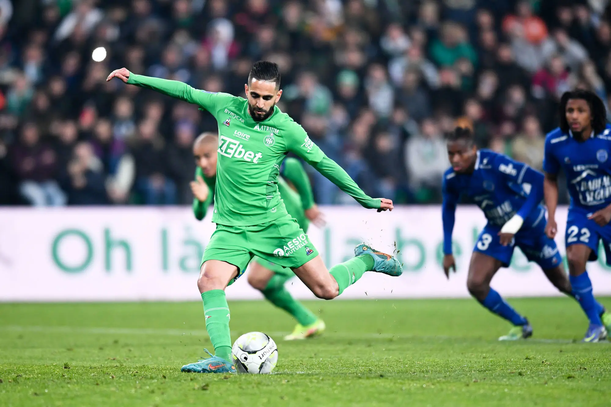 Mercato : Ryad Boudebouz à l'Olympiakos ?