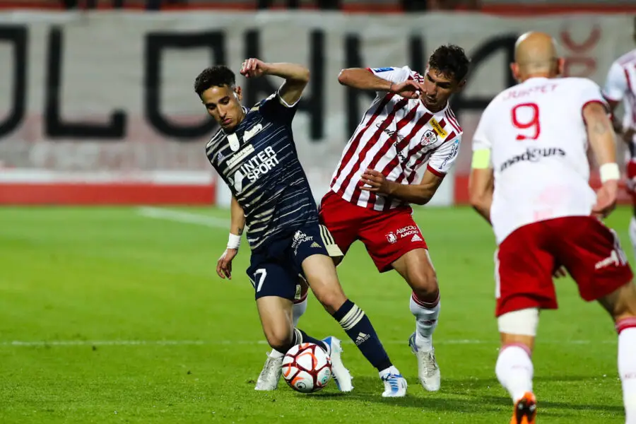👀 Mercato : Un piston gauche prometteur dans le viseur