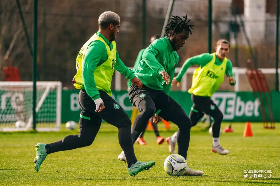 💥 Darnell Bile présente ses excuses pendant que l'ASSE annonce une sanction !