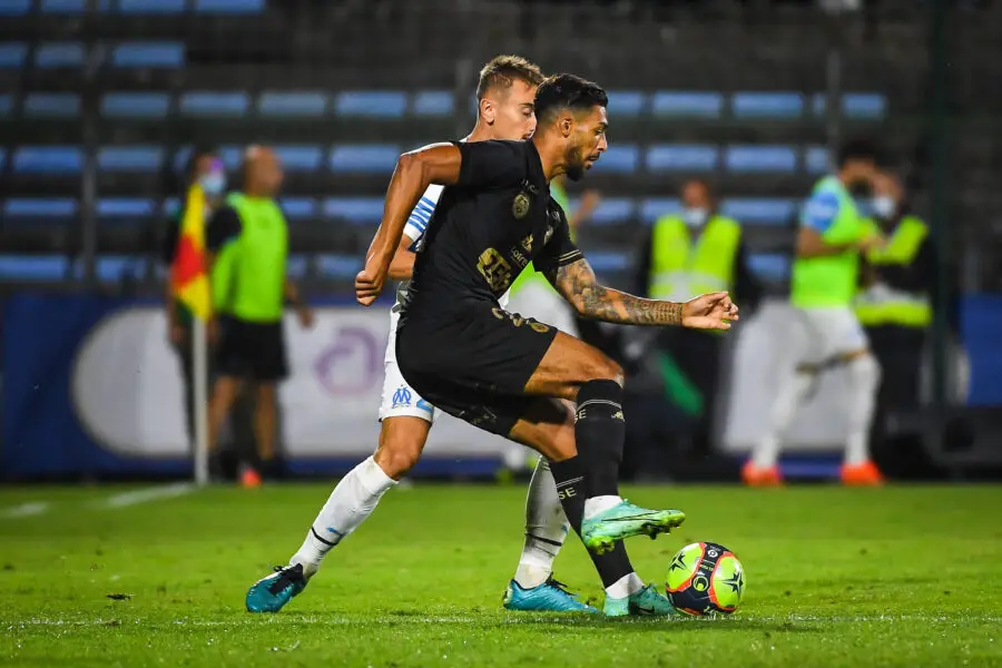 Ex-Vert : Denis Bouanga fait ses débuts