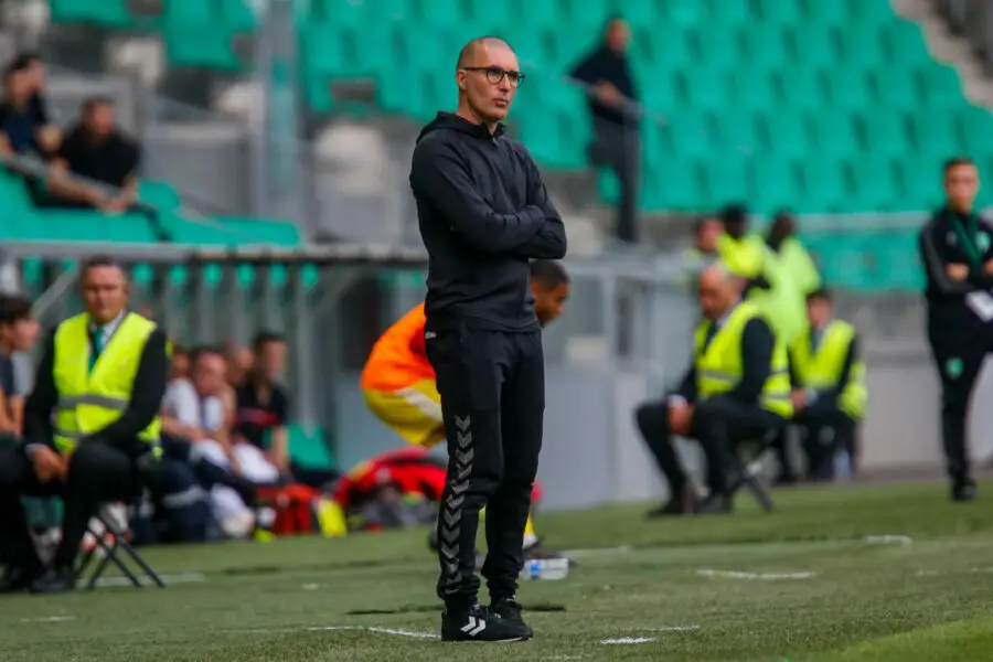 🗣️ Laurent Batlles analyse les enjeux du match et évoque son projet