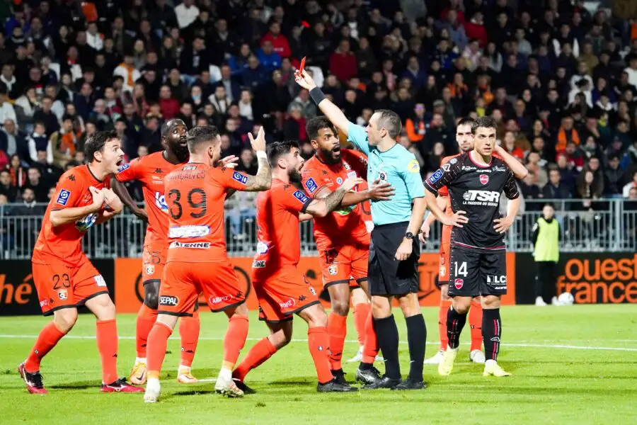 🗣 L'intégralité de la défense de Laval sera absente !