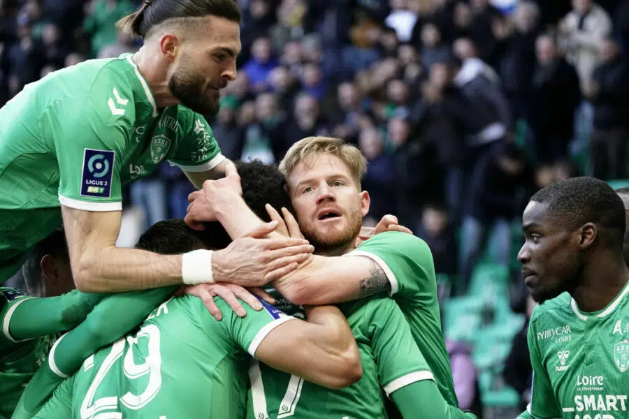 🚨 Mercato : Une troisième signature attendue à l'ASSE !