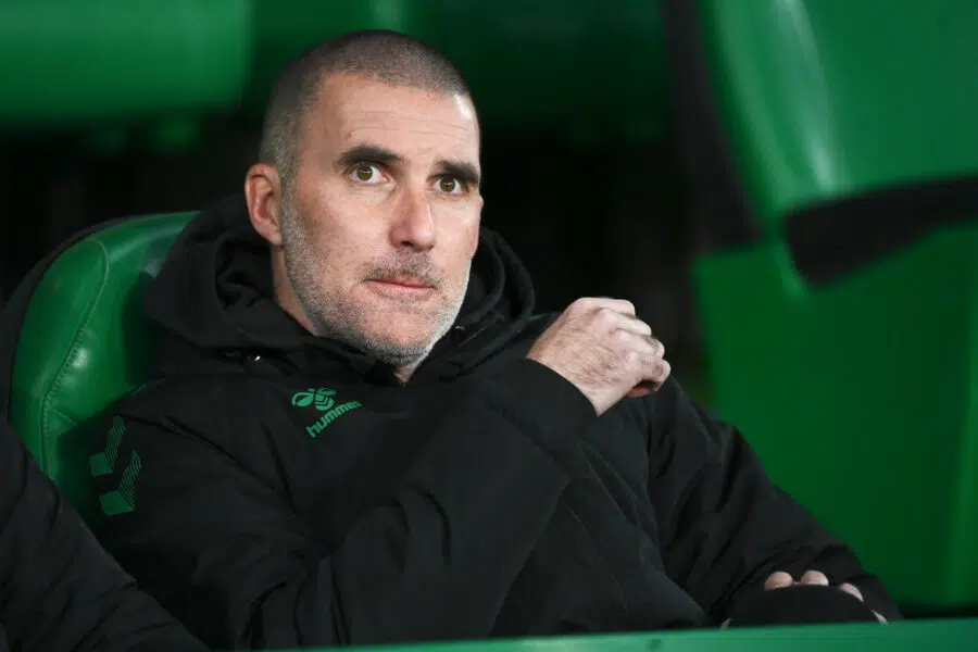 🔍 Laurent Batlles fait face à un nouveau dilemme pour Niort