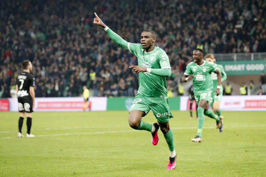 🚨 Flash mercato : Francfort prépare l’arrivée de Nkounkou ?