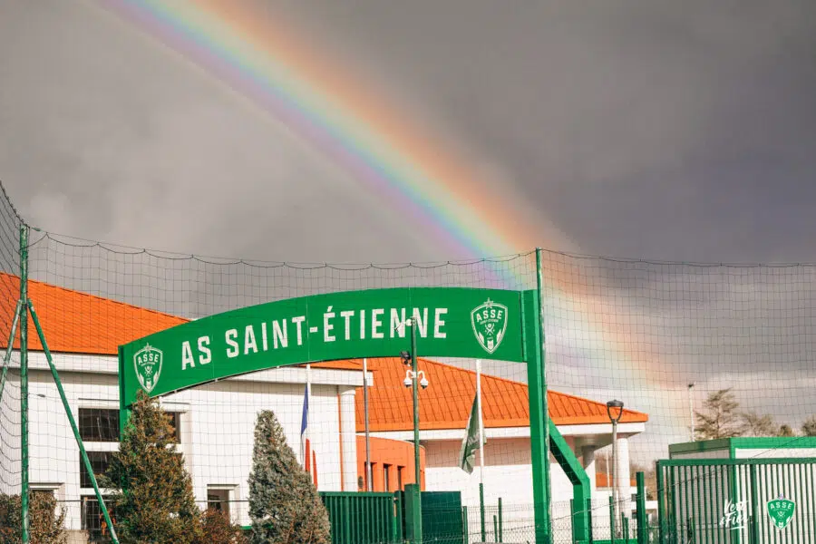 L’un joue à l'ASSE, l’autre à l’OL. Deux fils, un père.