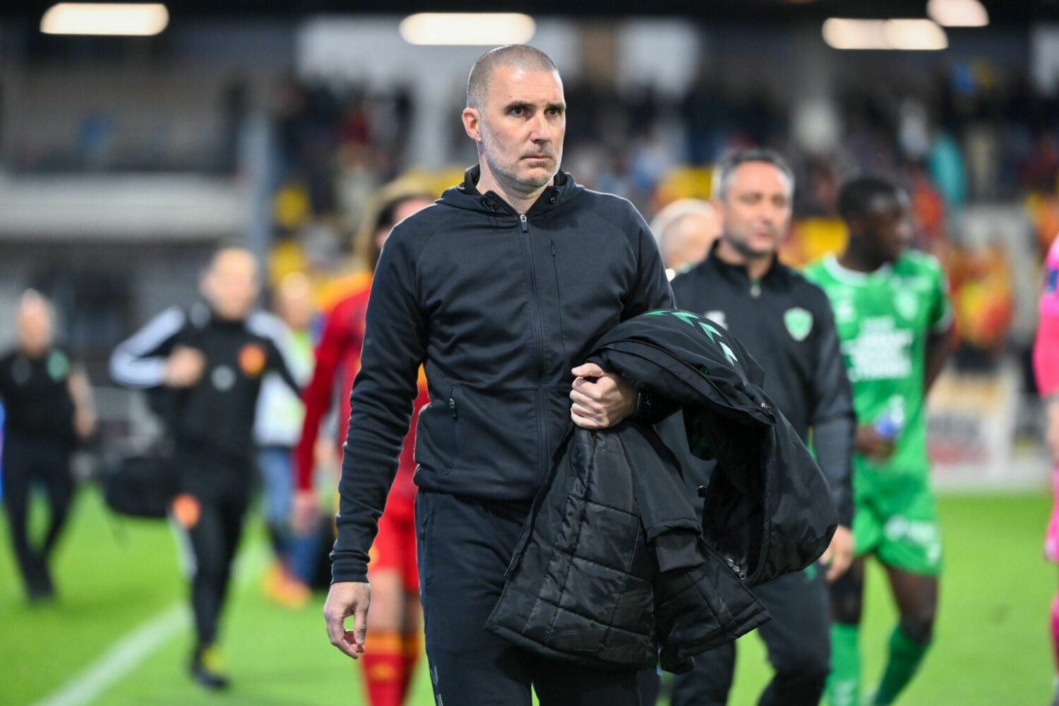 🗣️ Le coach stéphanois et Léo Pétrot réagissent après le nul à Rodez !