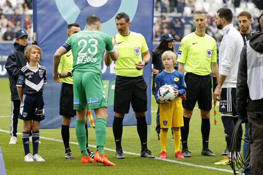 🟢🟠 ASSE - LAVAL : Un arbitre historique des Verts au sifflet !