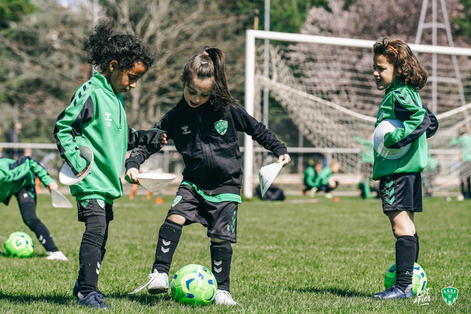 L’Ecole de foot féminin de l’ASSE vous accueille !