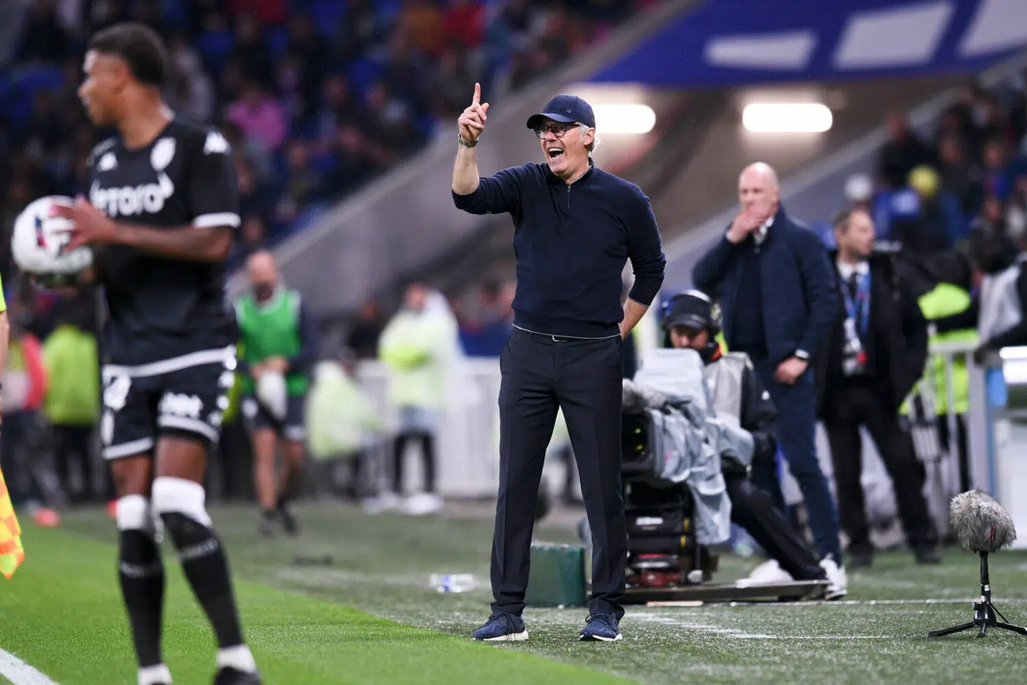 Laurent Blanc fusille les supporters lyonnais !