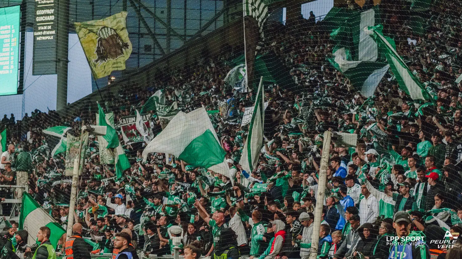 🔥 Record d'affluence battu pour ASSE - Valenciennes !
