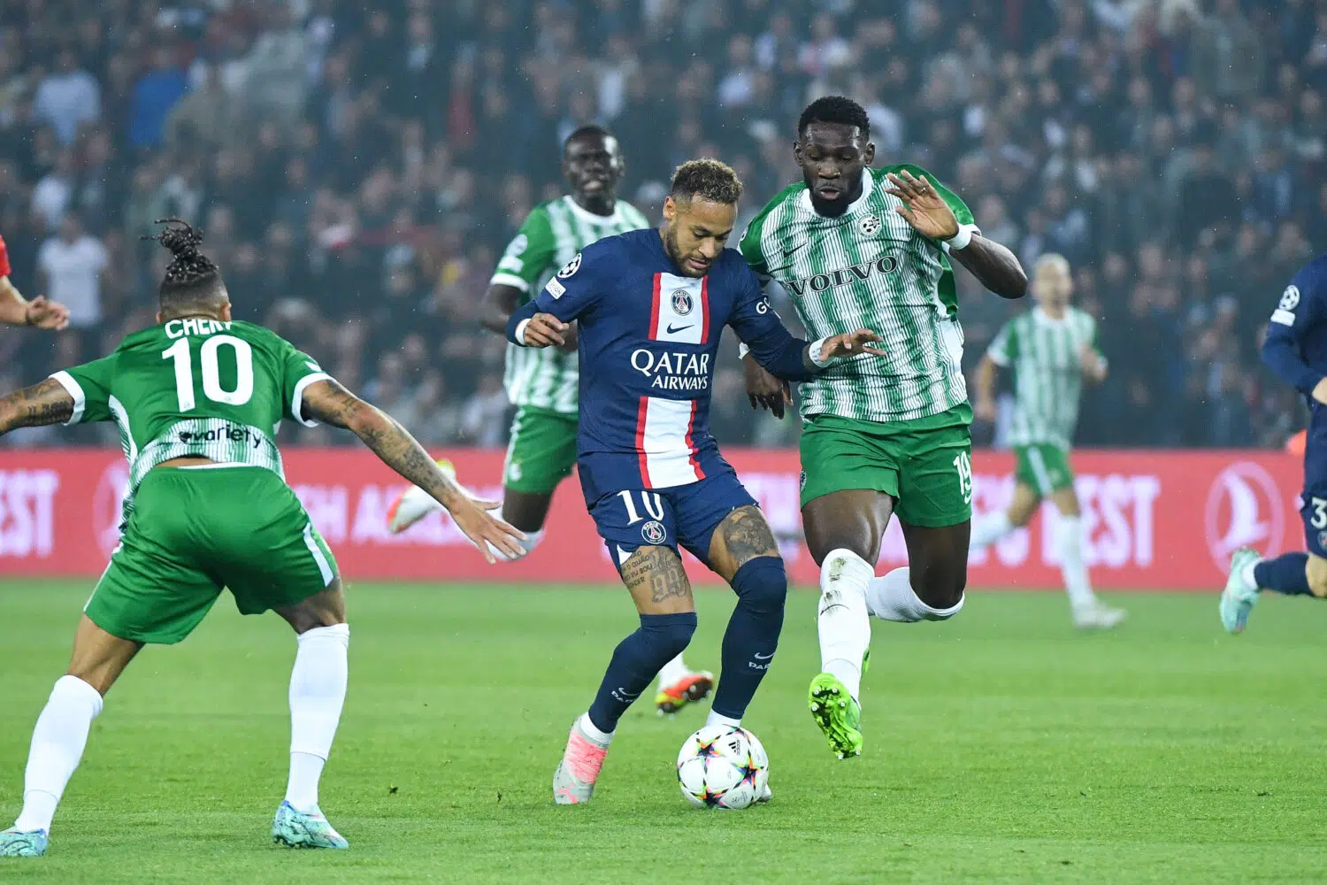 💥 Flash Mercato : L'ASSE et Bordeaux luttent pour un défenseur !