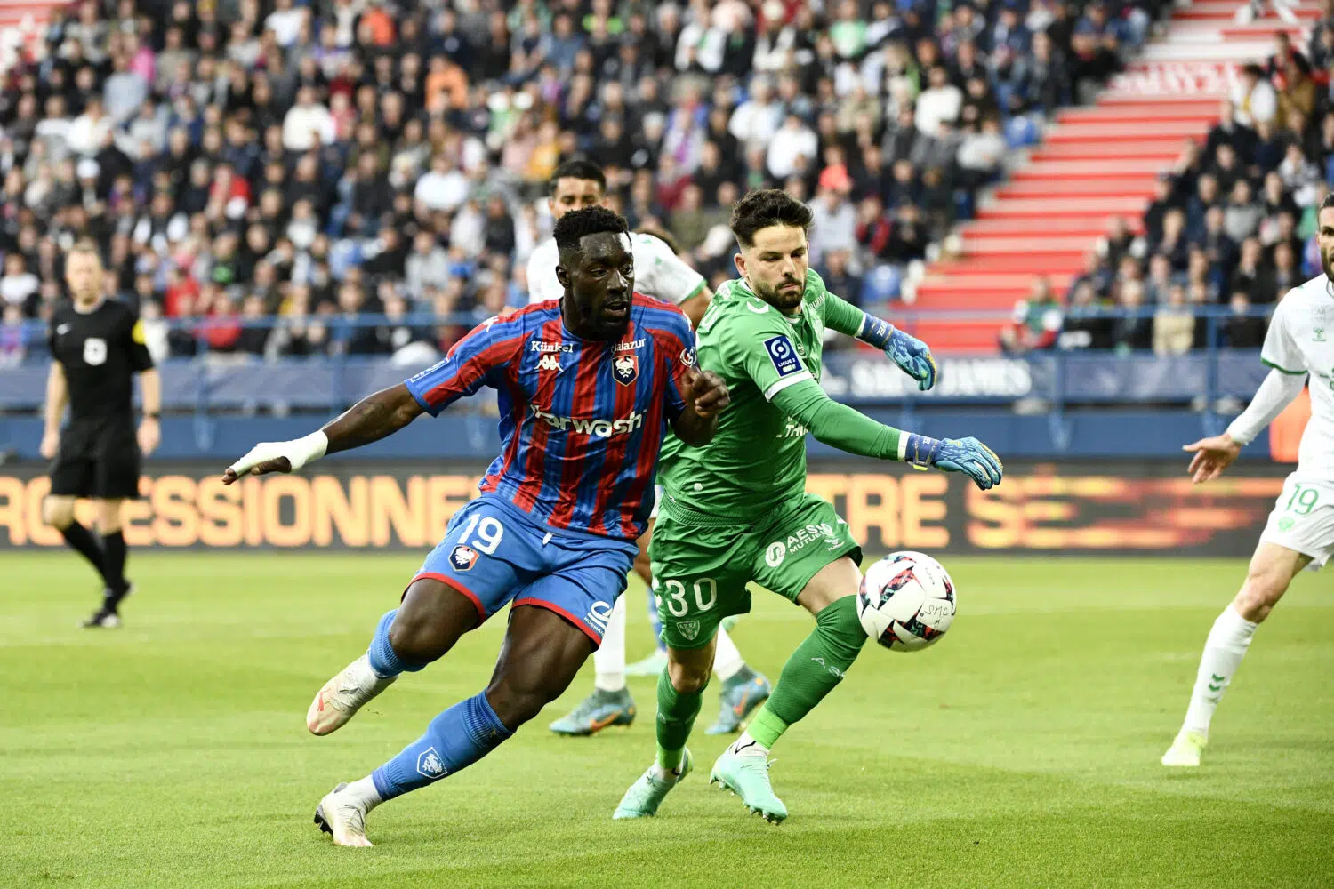 "On n'a pas perdu contre Saint-Etienne mais contre l'arbitre !"