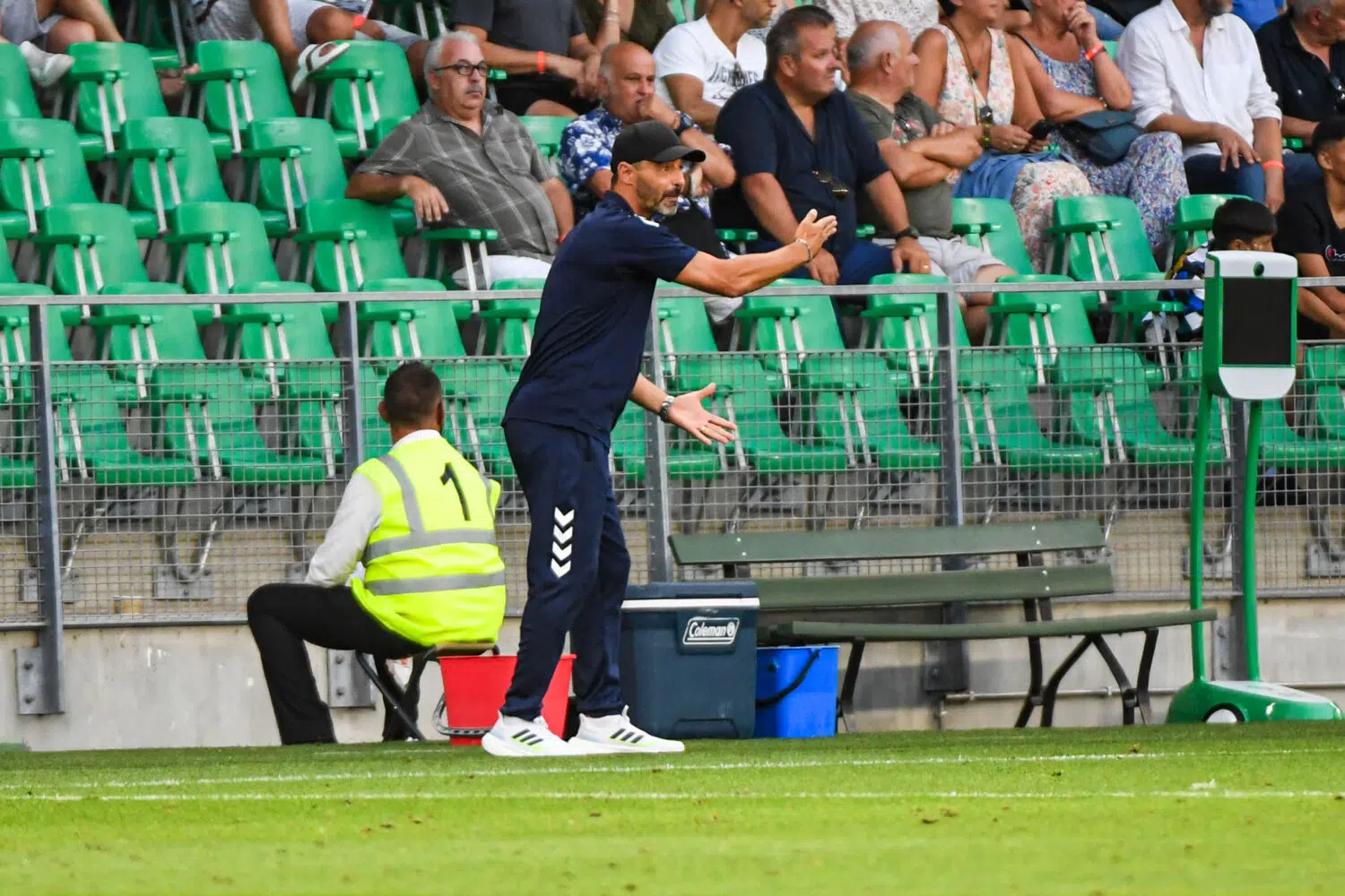 🗣️ Olivier Echouafni pas d'accord avec l'arbitrage !