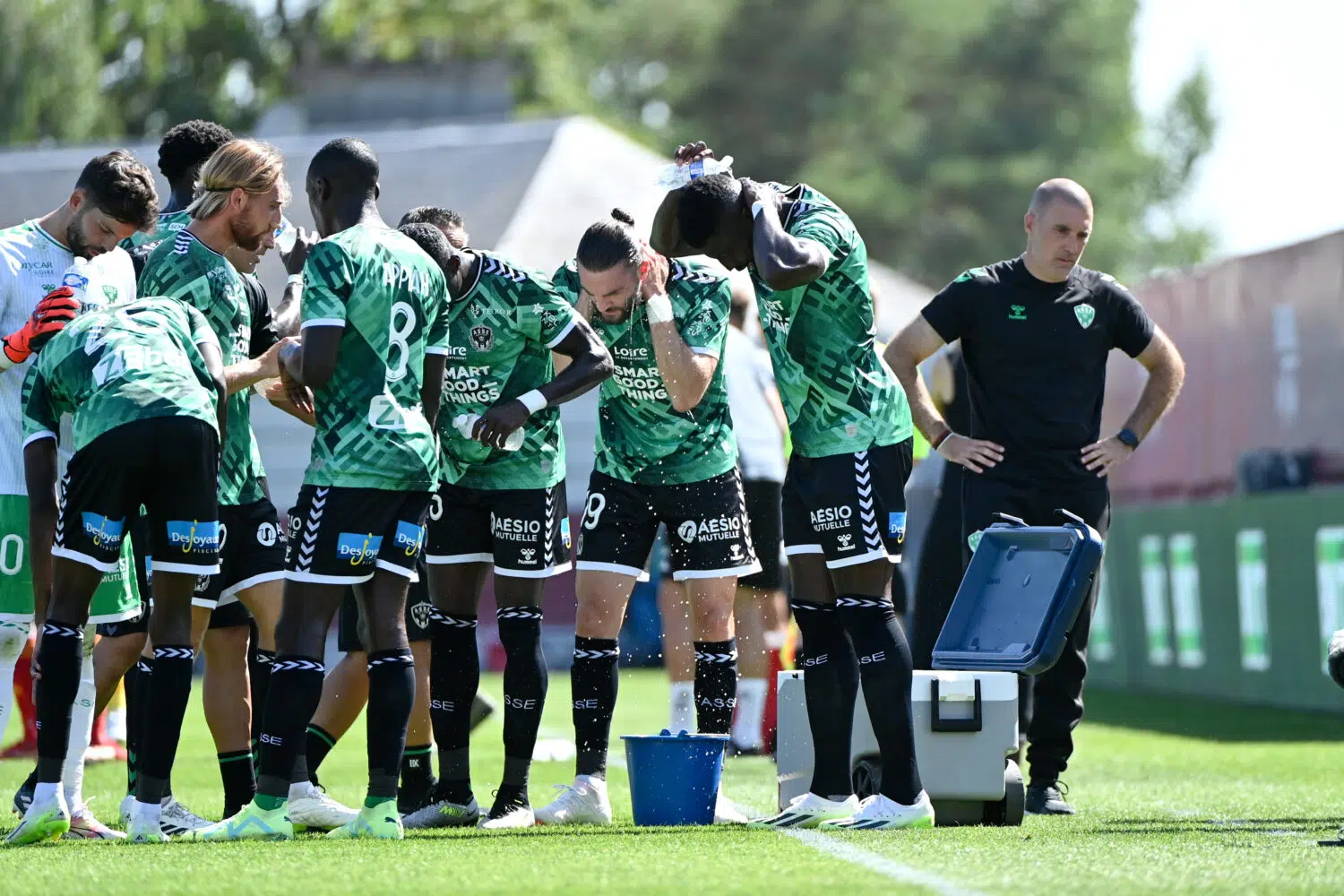 💪 ASSE : Les joueurs au soutien de leur coach !