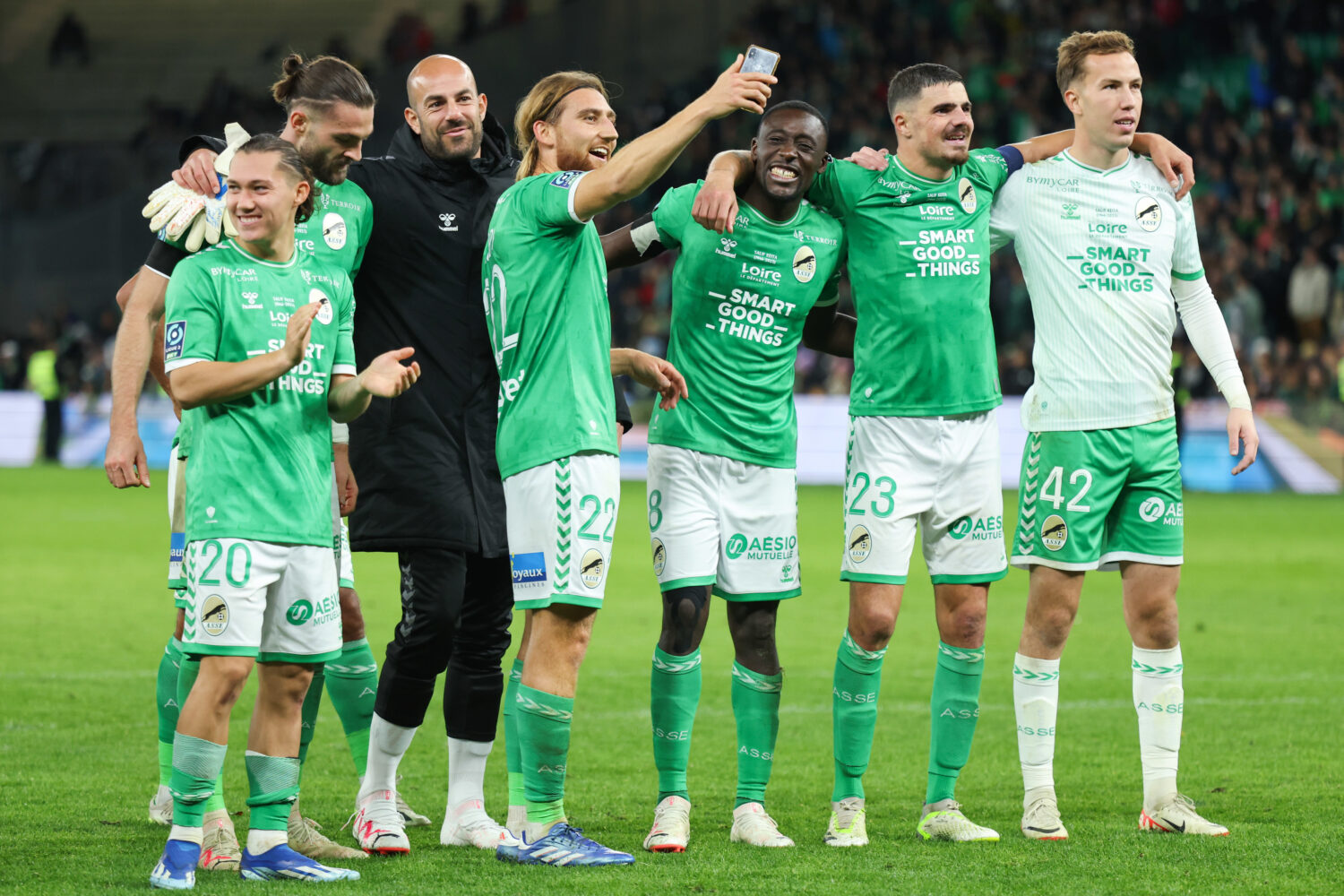 Mercato : Un ex de l’ASSE quitte son club sur un flop !