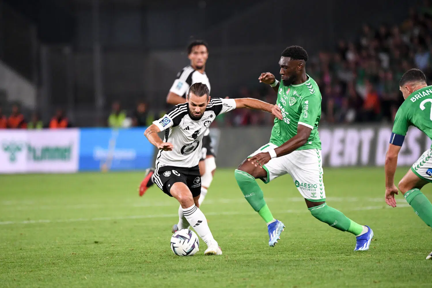 📺 La solide prestation de Dylan Batubinsika en images !
