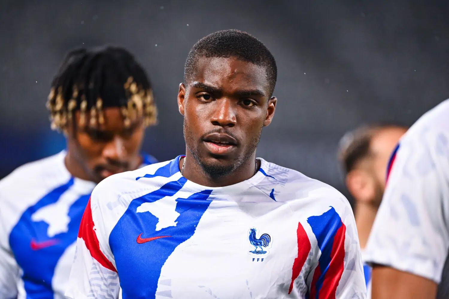 🥶 Niels Nkounkou tombe de très haut !