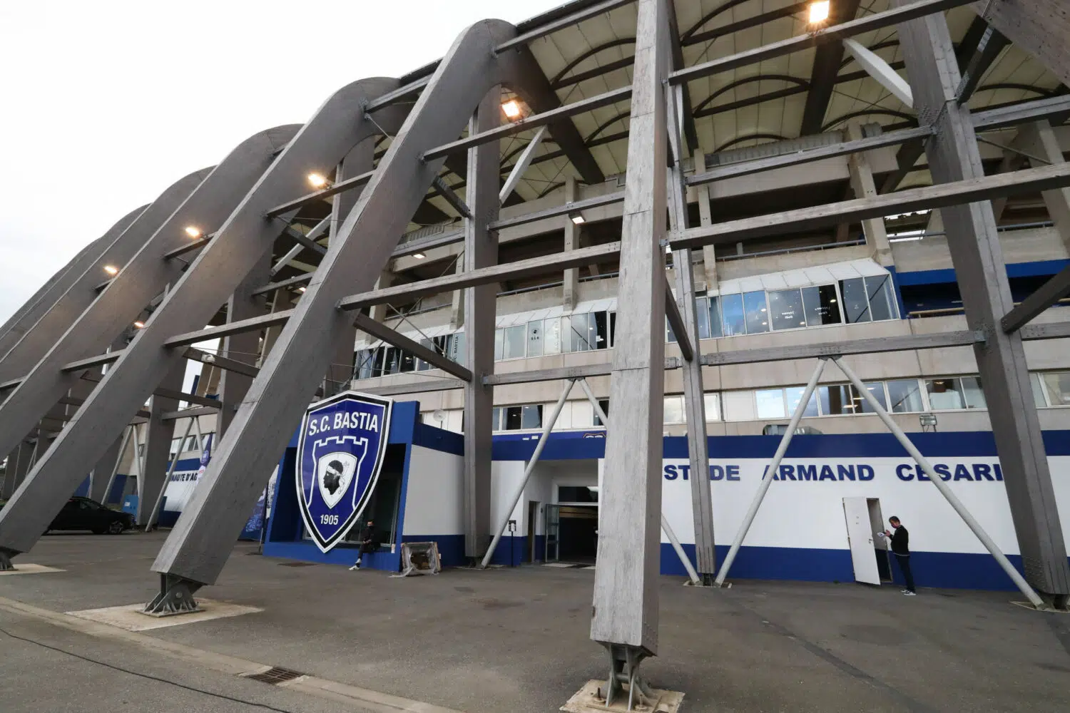 Ligue 2 : Un club tape du poing sur la table !