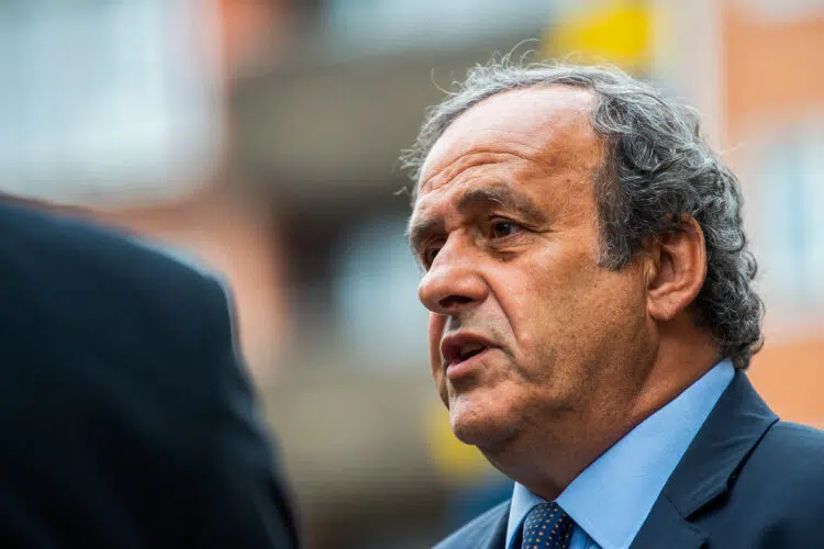 Michel Platini sort du silence et arrose !