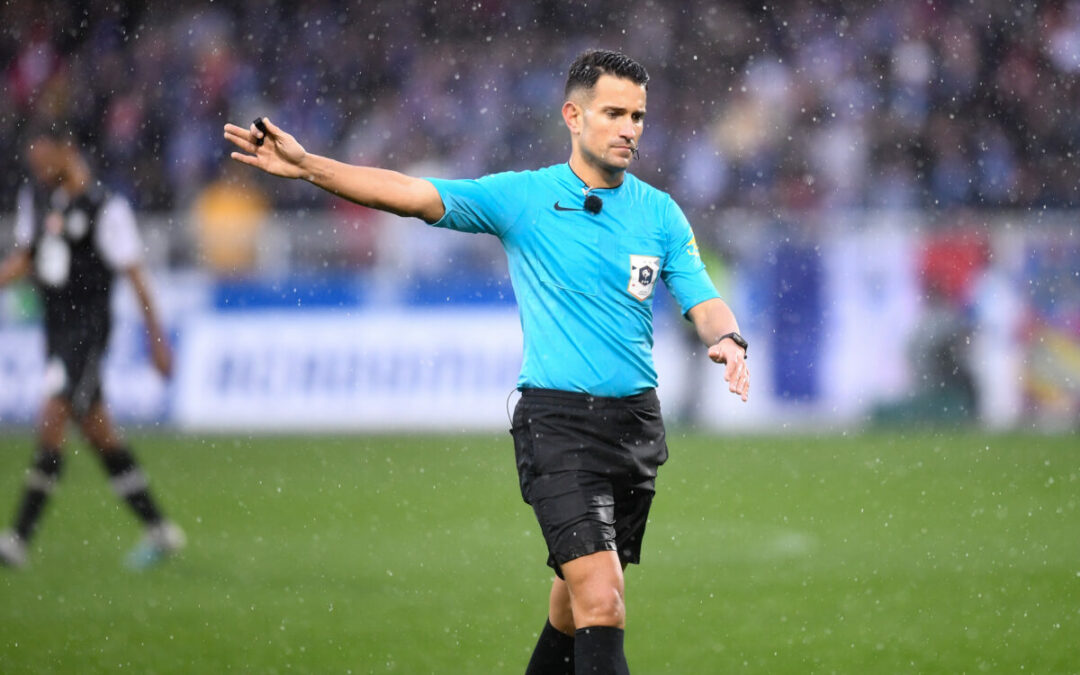 ASSE - Auxerre : Un jeune talent de l'arbitrage au sifflet !