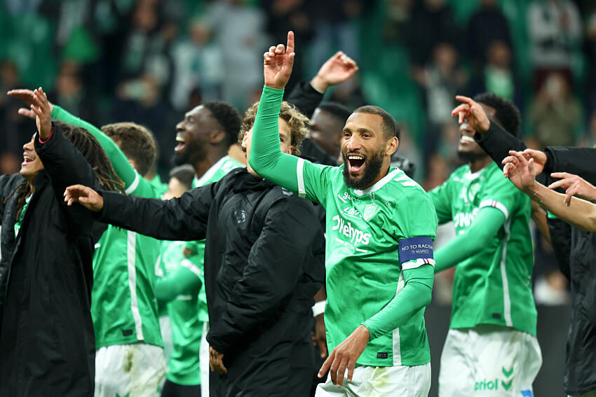 ASSE : Le but et la communion avec les supporters en images !