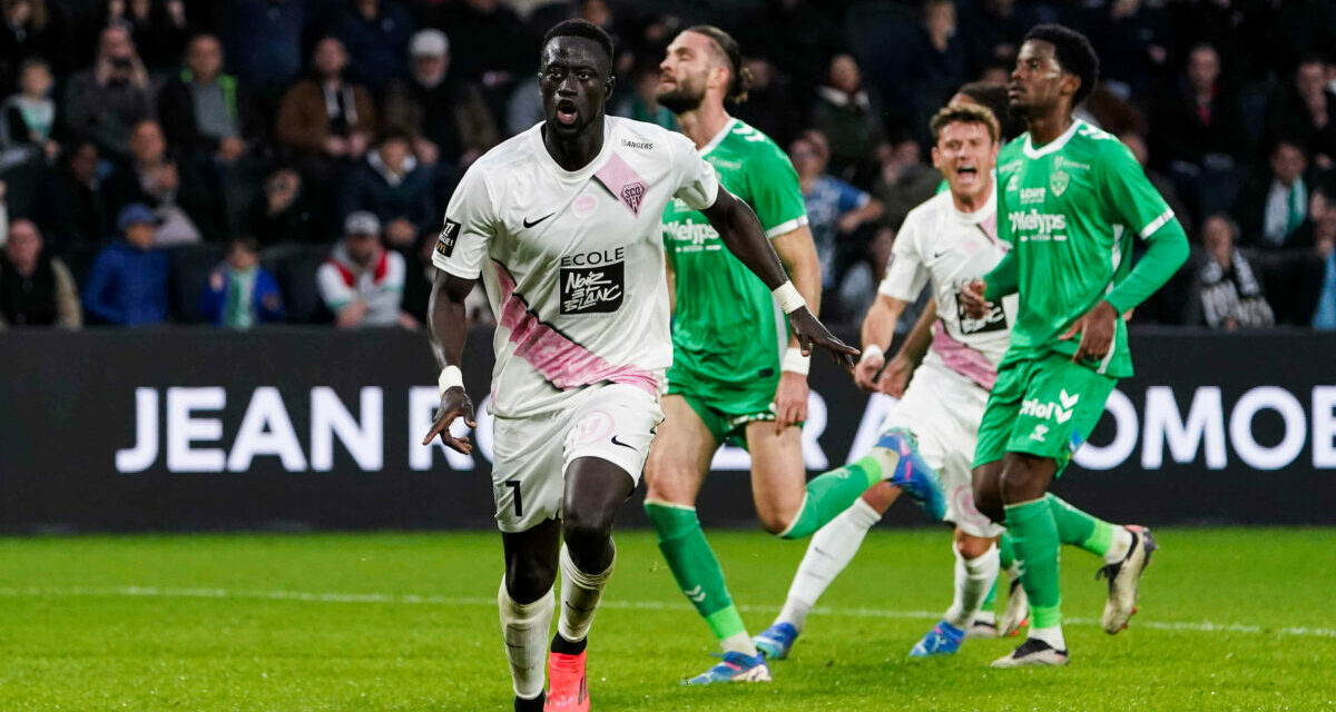 Ligue 1 : Angers se régale après avoir étrillé l'ASSE