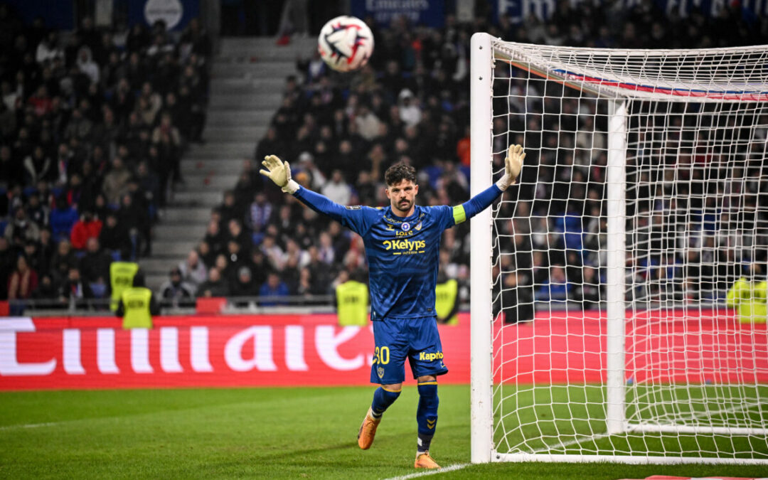 Ligue 1 : L'OL se paie la tête de Gautier Larsonneur ! - ASSE