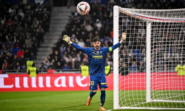 Ligue 1 : L'OL se paie la t&ecirc;te de Gautier Larsonneur ! - ASSE