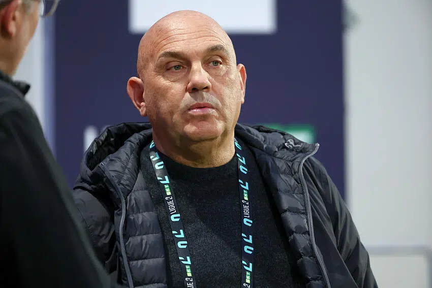Ligue 2 : Un ex-coach de l'ASSE dans la tourmente !