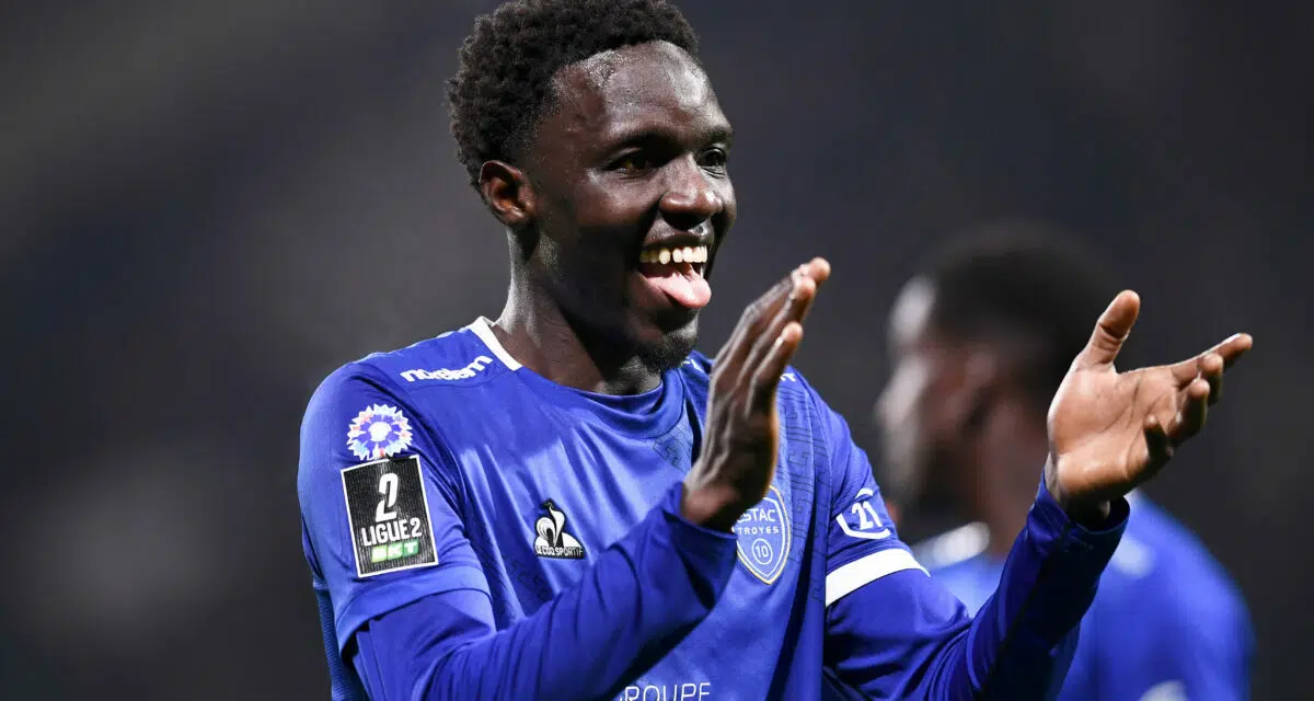 Mercato : Un milieu pourrait rapidement débarquer à l'ASSE !
