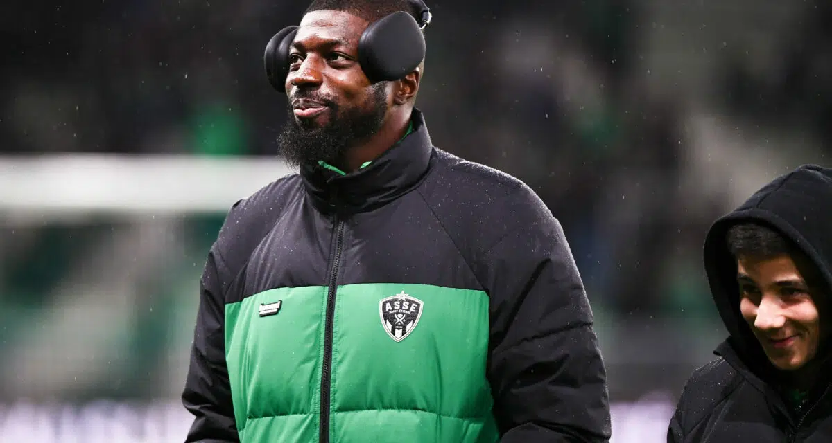 ASSE : Un cadre à fond derrière Olivier Dall'Oglio