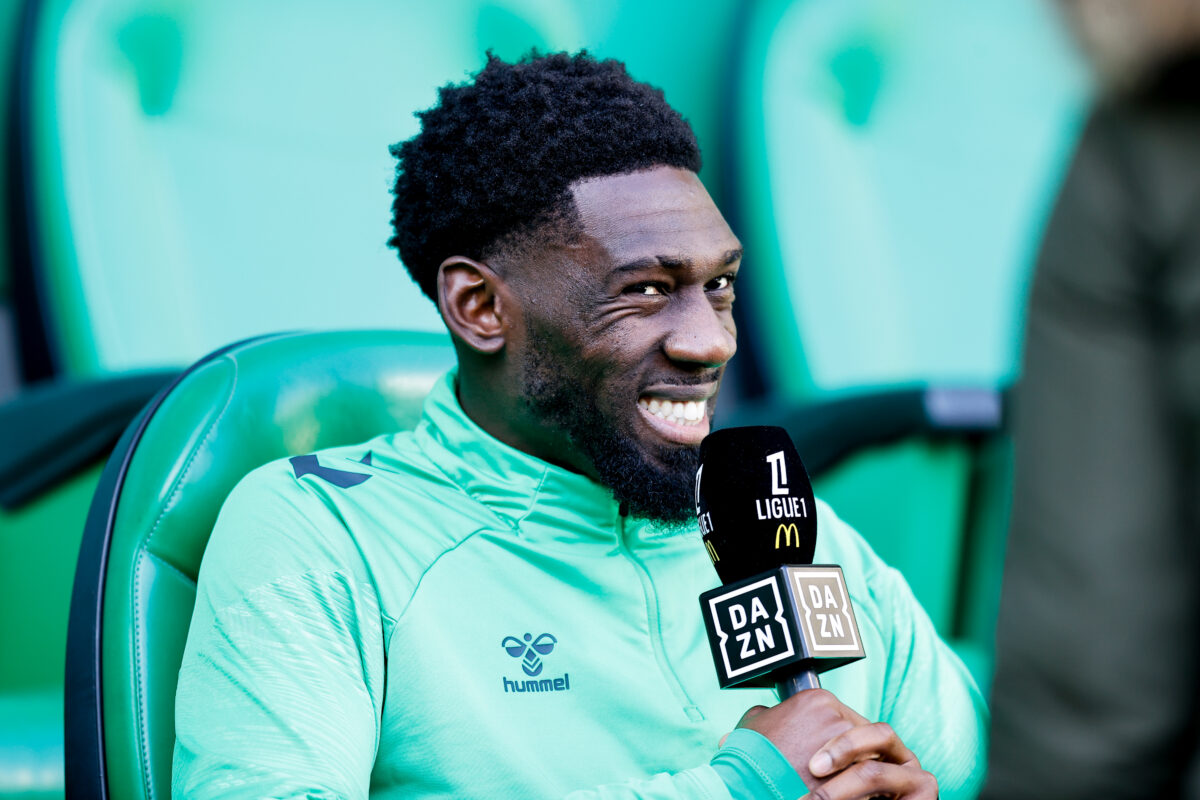 Mercato : Dylan Batubinsika quitte officiellement l'ASSE !