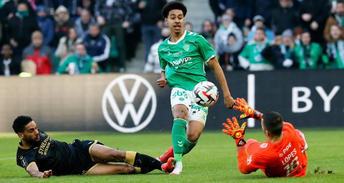 Mercato : l'ASSE attaquée sur N'Guessan