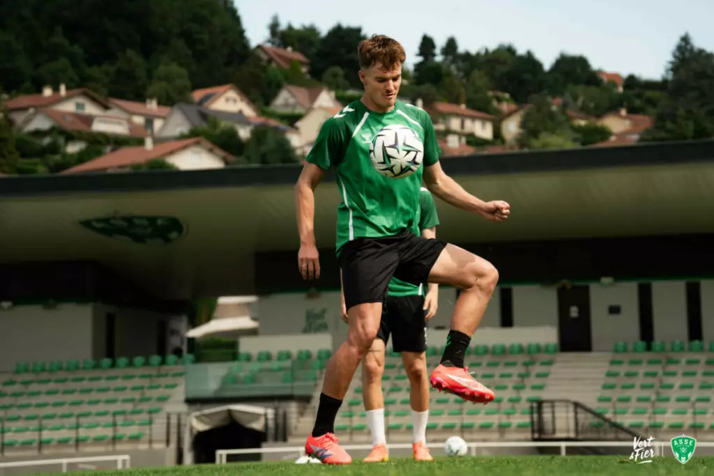ASSE : Stage, nouveaux maillots et premier match !