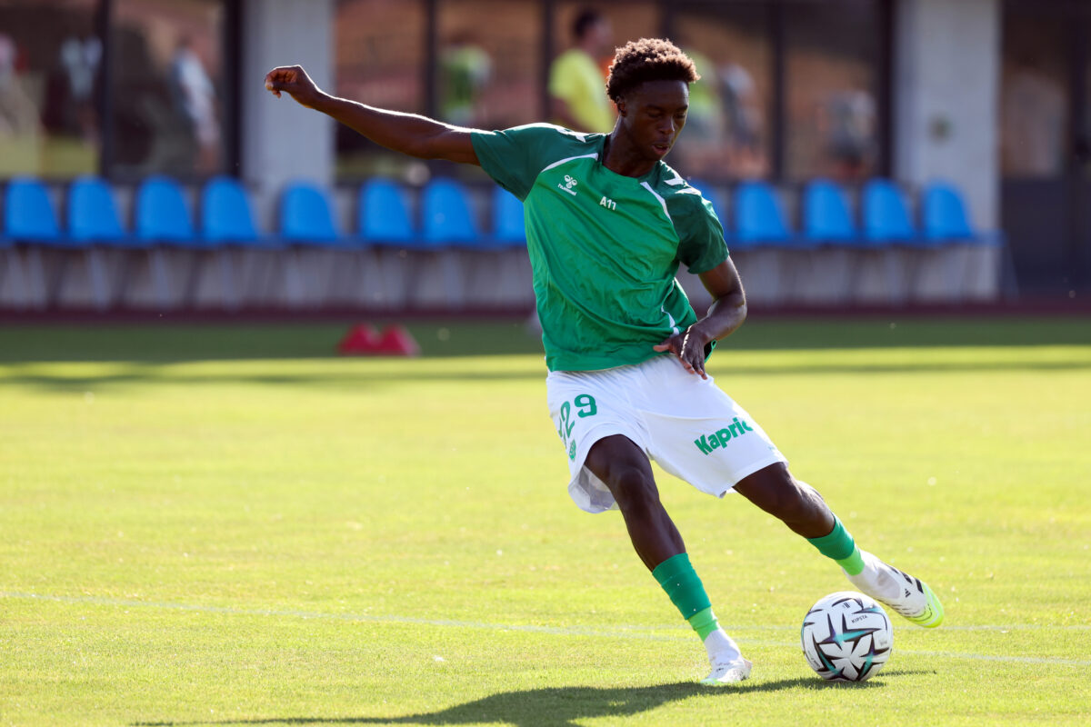 ASSE : Loic Perrin prodigue des conseils à ce jeune joueur