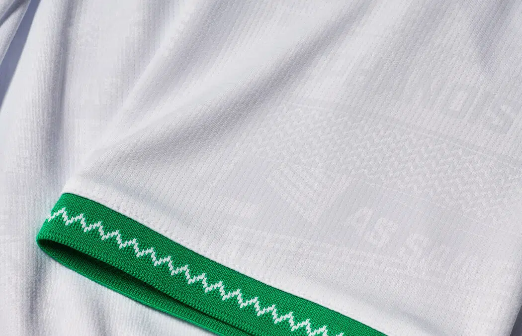 Hommage aux supporters : Ce que cache le nouveau maillot de l'ASSE !