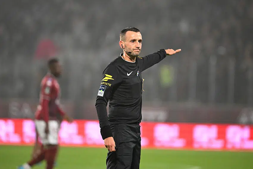 ASSE : un arbitre inédit face à Laval