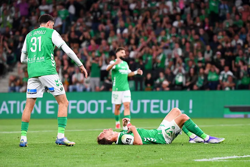 Ligue 2 : L'ASSE victime d'une injustice face à Grenoble ?