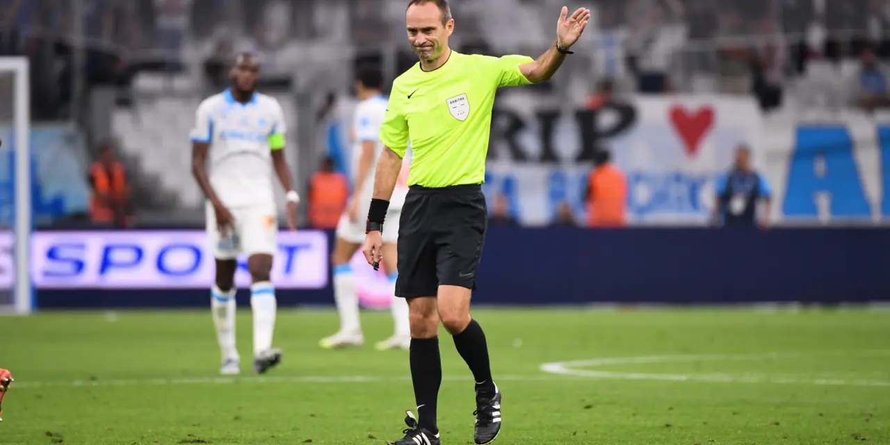 ASSE : Un arbitre bien connu de Reims au sifflet !